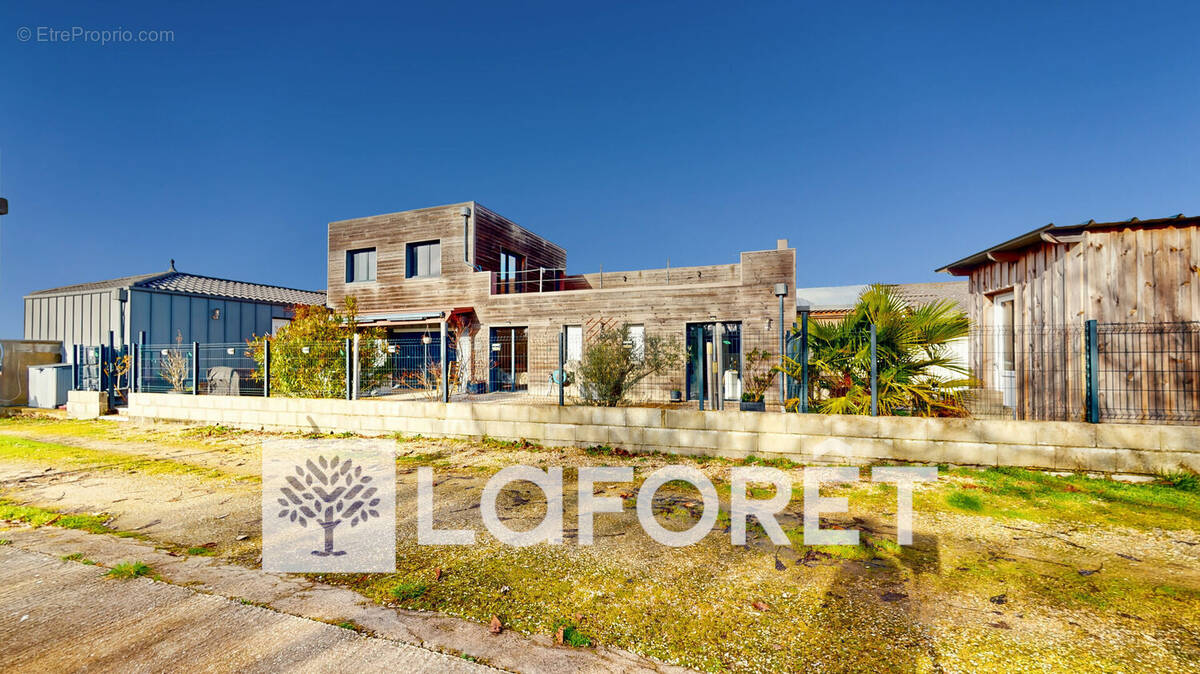 Maison à PREGUILLAC