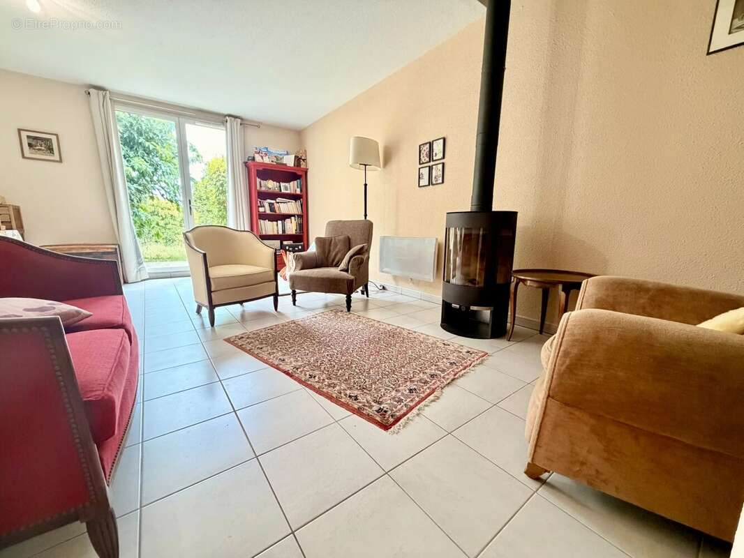 8 mn Villefranche, villa T4 avec jardin et double garage - photo 2