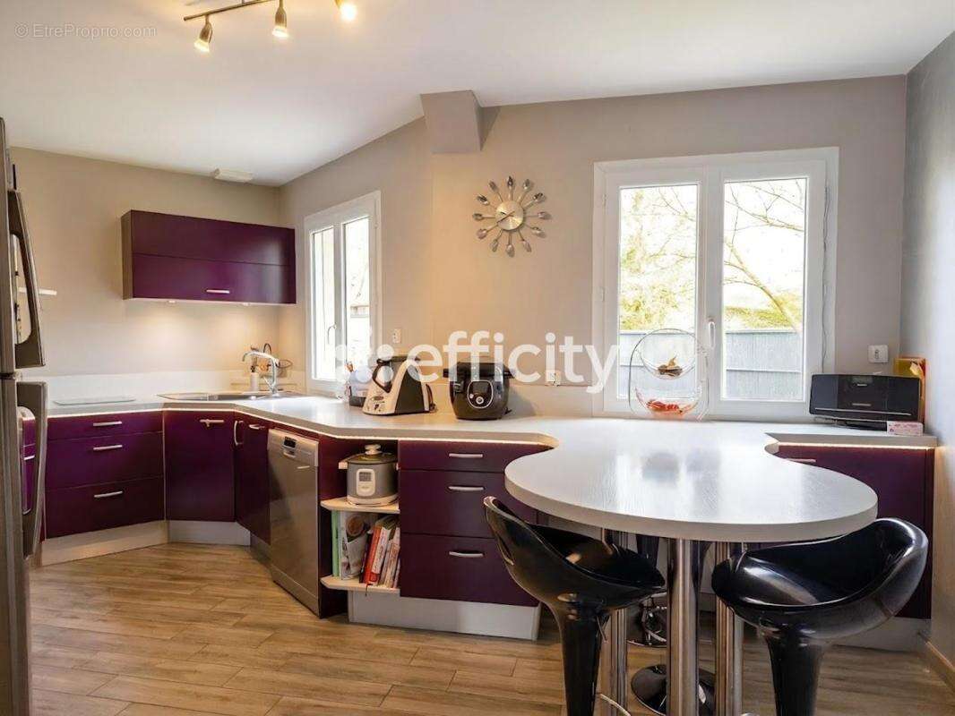 Maison à LE PERRAY-EN-YVELINES