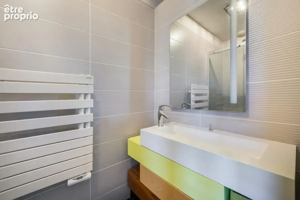 Maison T5 avec jardin paysagé et piscine - GENAS - photo 14