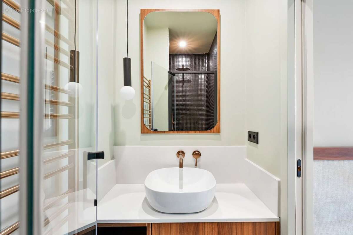 Appartement à PARIS-9E