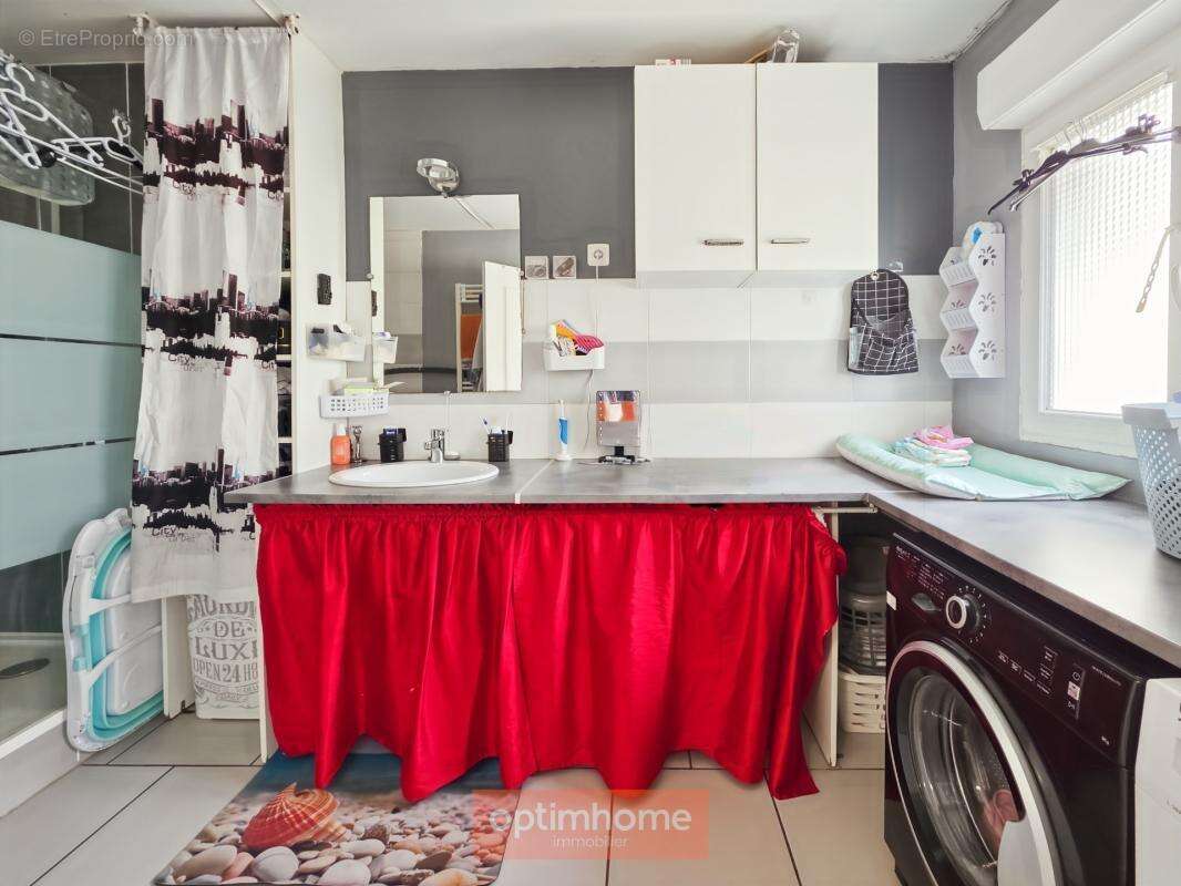 Maison de ville de 146 m² – 4 chambres – bureau – cour et jardin - photo 10