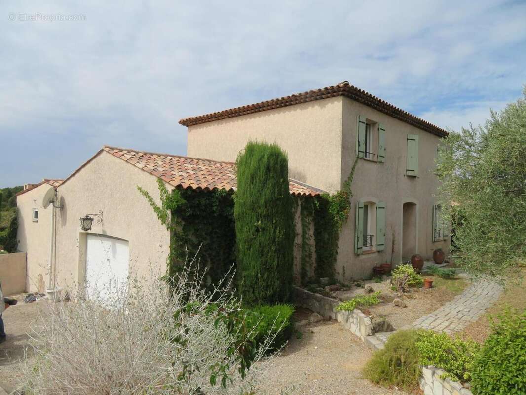   - Maison à DRAGUIGNAN