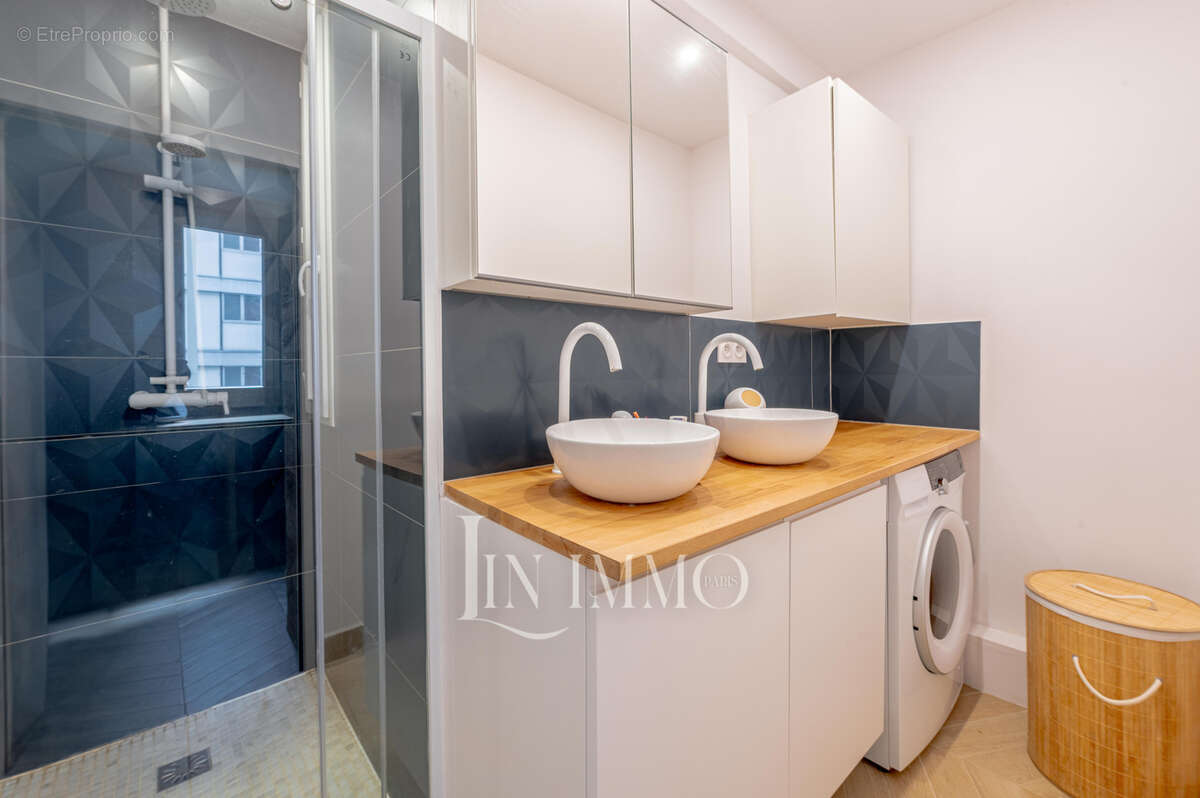 Appartement à PARIS-17E