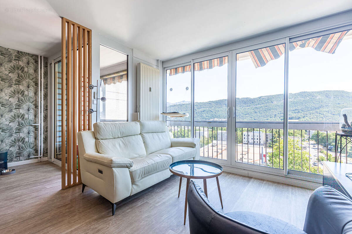 Agence immobiliere laforet - exclusivite - "magnolia" - seynod hyper centre - appartement t5 - balcons - cave - garage en option - photo 3