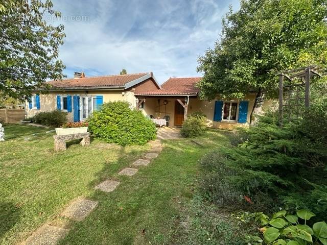 Maison à SAINT-AMAND-EN-PUISAYE