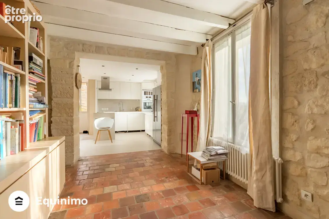 Rue Victor Hugo - Maison familiale de 6 pièces, 4 chambres, proche des commerces et écoles, en très bon état a - photo 2
