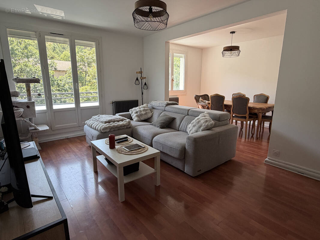 Appartement à SAINT-ETIENNE