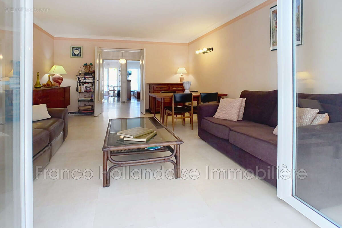 Appartement 58 m² à Antibes  - photo 2