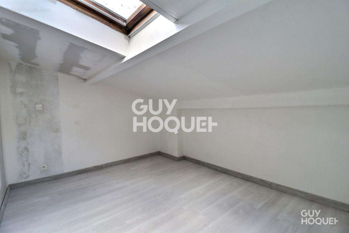 Maison à SAINT-GERMAIN-DE-MARENCENNES