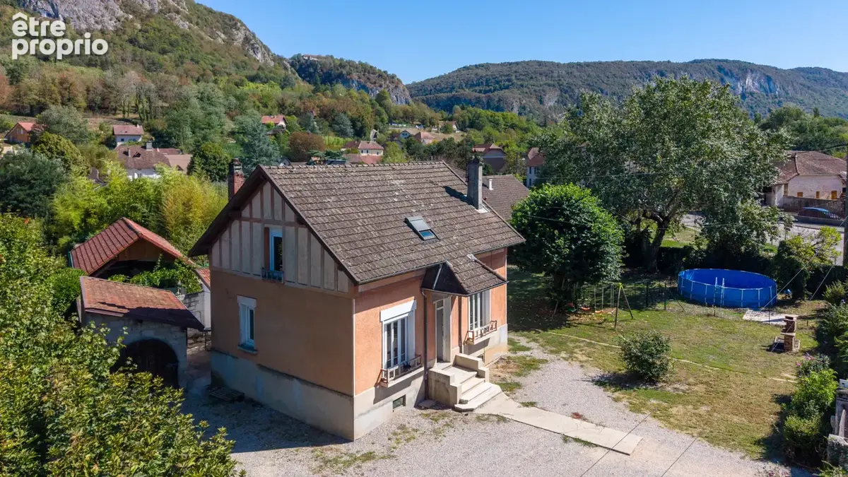 Maison à VIRIGNIN