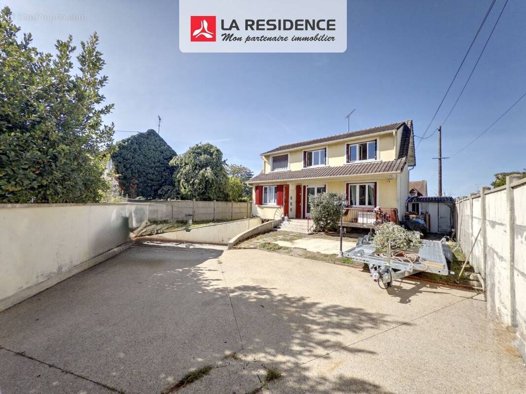 Maison à LES MUREAUX