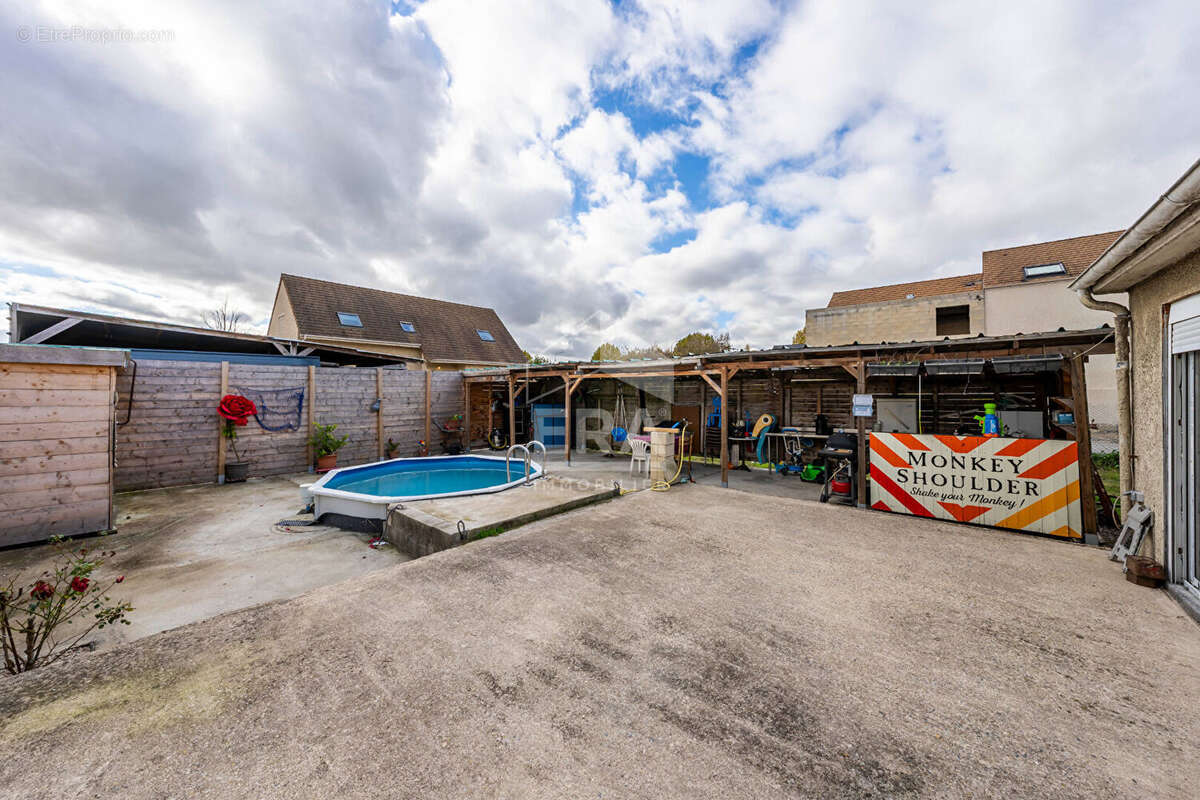 Maison à SAINT-GERMAIN-LES-ARPAJON