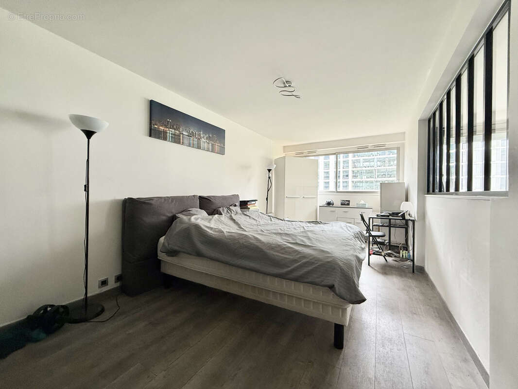 Appartement à COURBEVOIE