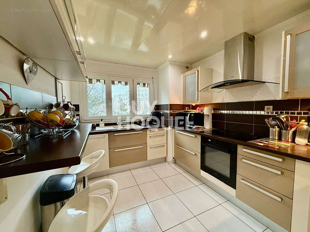 Appartement à ROSNY-SOUS-BOIS