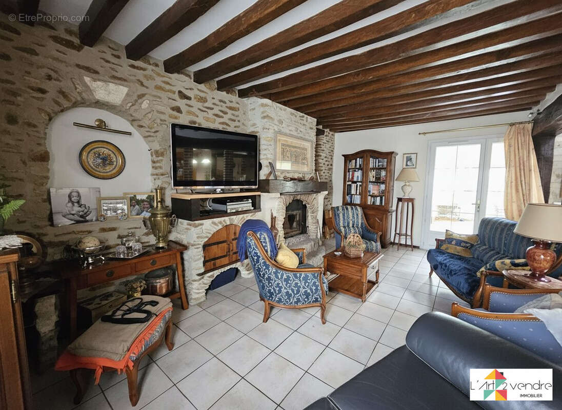 Maison à LONGUEIL-SAINTE-MARIE