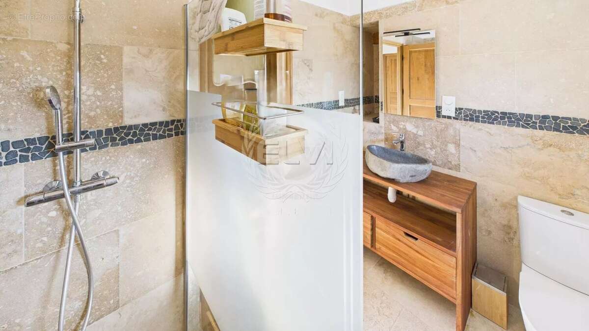 Maison à ROQUEBRUNE-SUR-ARGENS