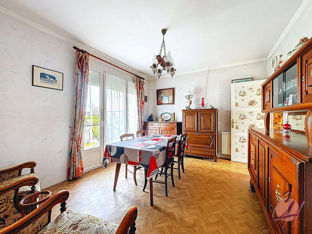 Maison à MONTLOUIS-SUR-LOIRE