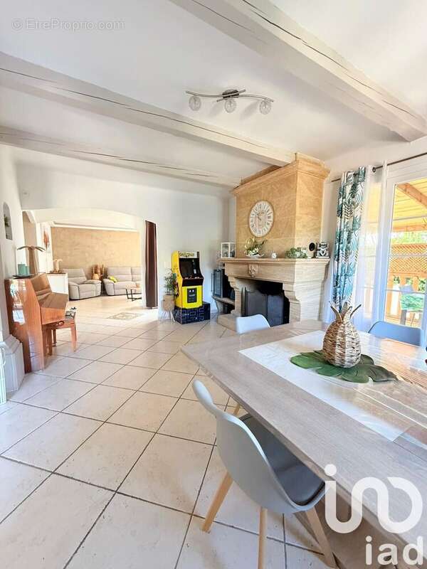 Photo 2 - Maison à SOLLIES-PONT