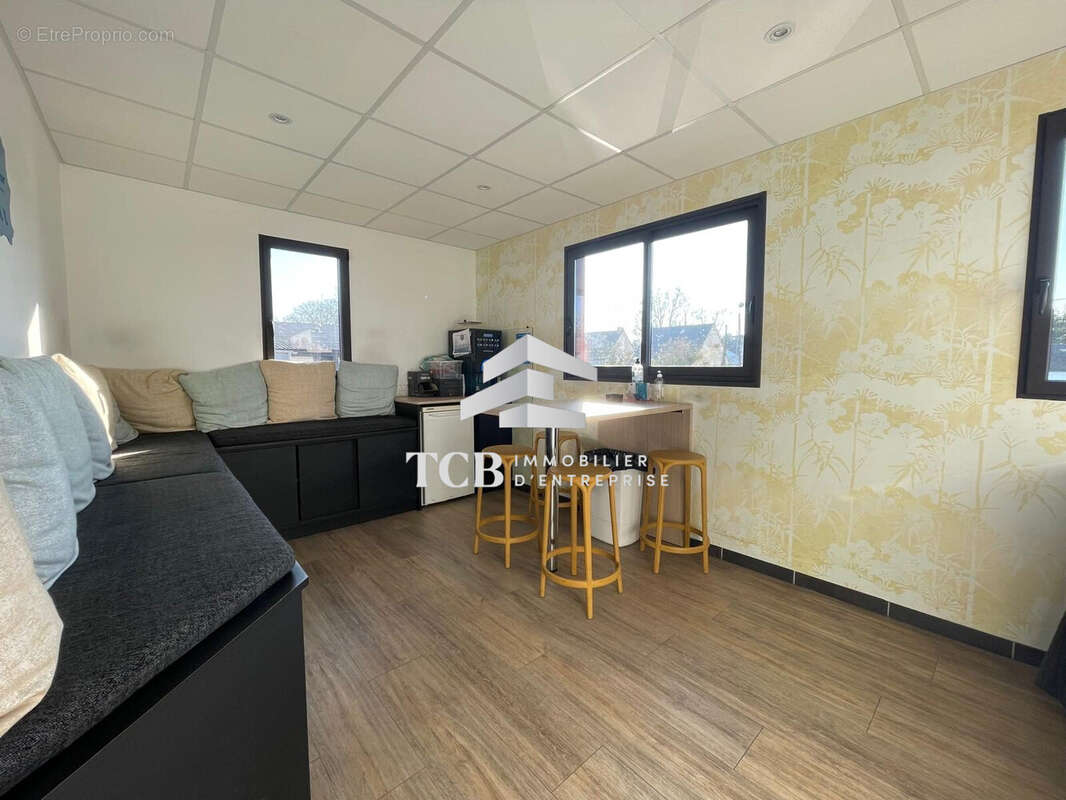 Commerce à TREILLIERES