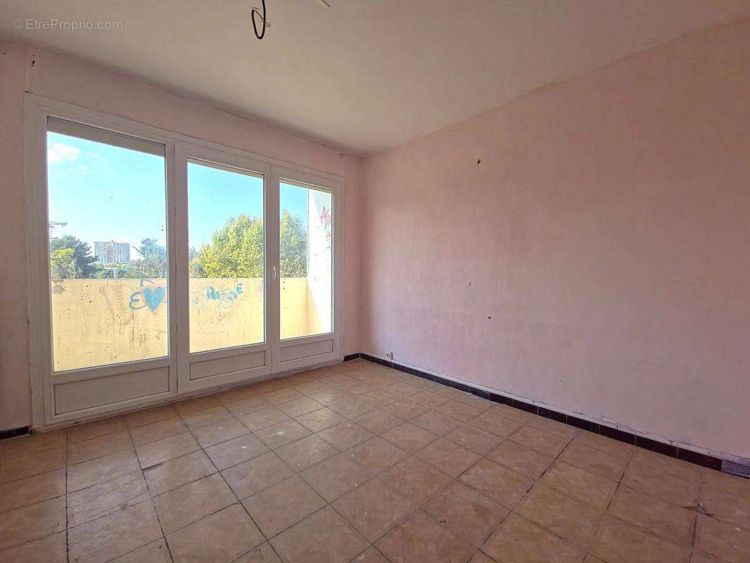 Appartement à MARSEILLE-11E