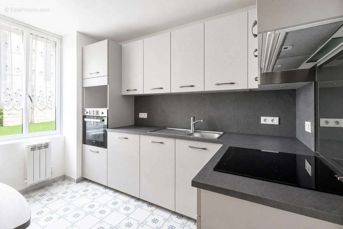 Maison de caractère avec jardin - 112 m2 - Villeneuve-le-Comte - photo 14