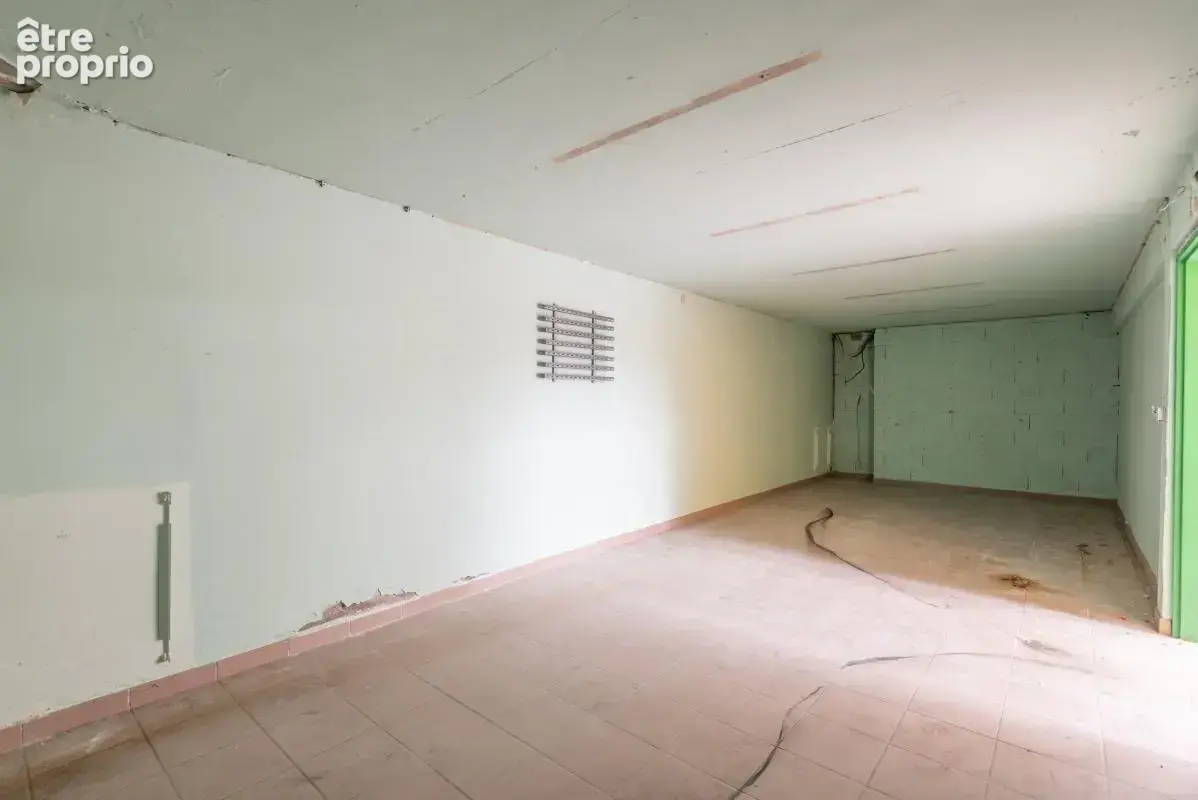 Bureaux - 2 141 m² - Saint-Flour (15) - photo 9