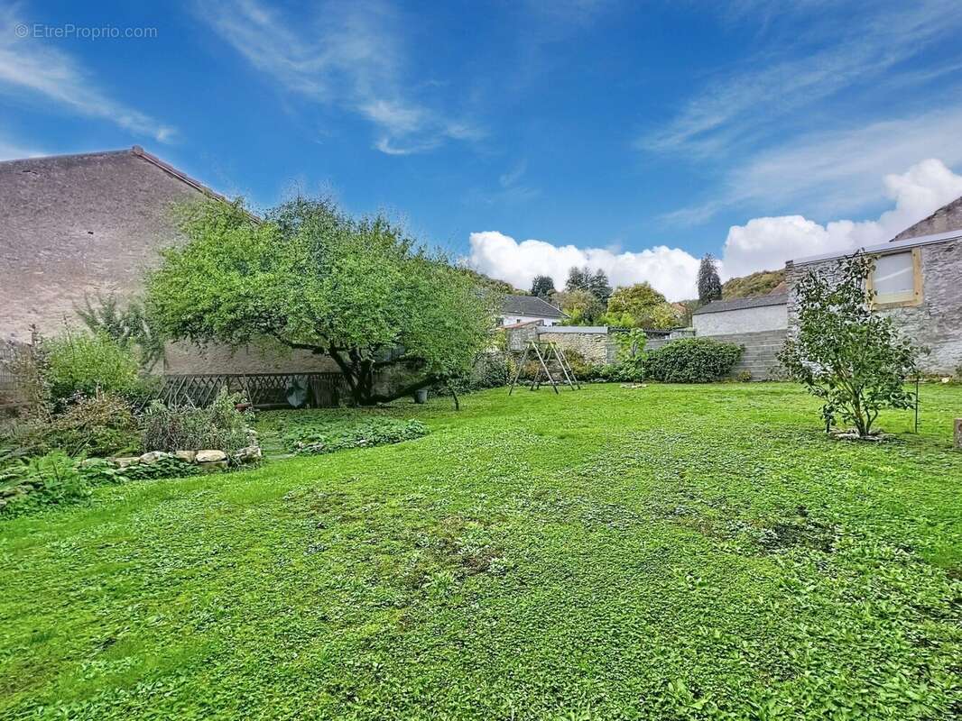 Appartement à CHATEL-SAINT-GERMAIN