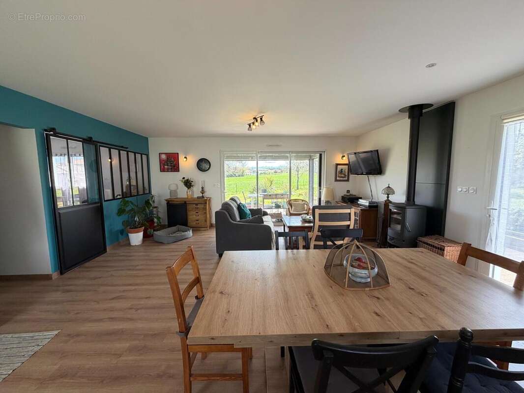 Maison 88 m² à Le Fossat  - photo 7