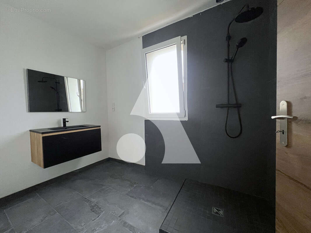 Maison à MONCEL-SUR-SEILLE