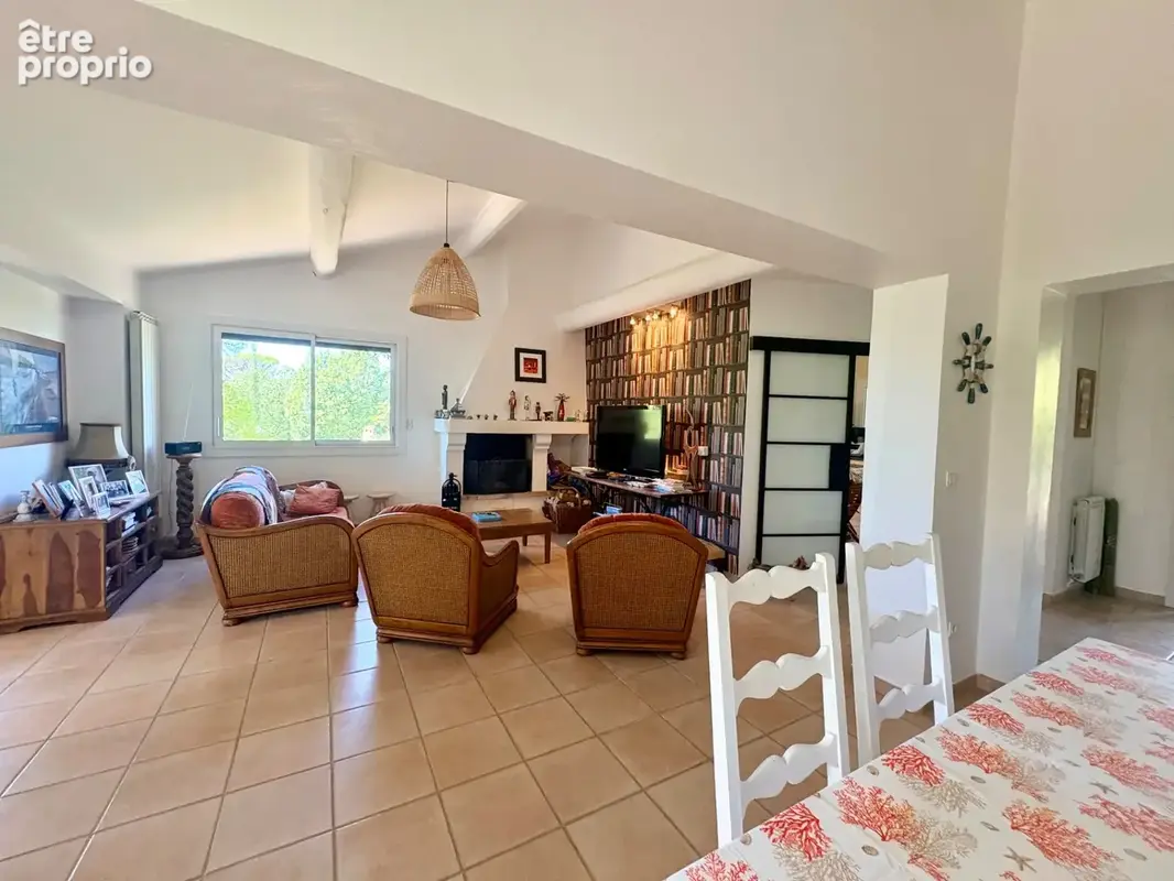 Maison à vendre 7 pièces FREJUS (83) - photo 6