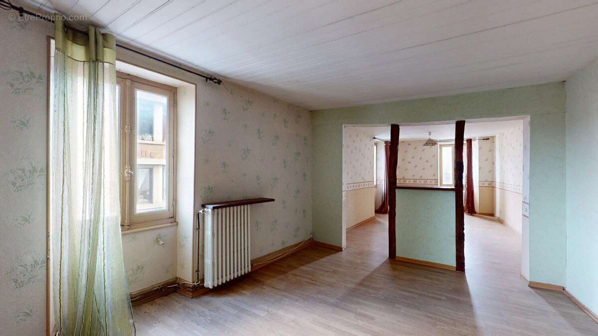 IMMEUBLE de 490 m² + garage - photo 13