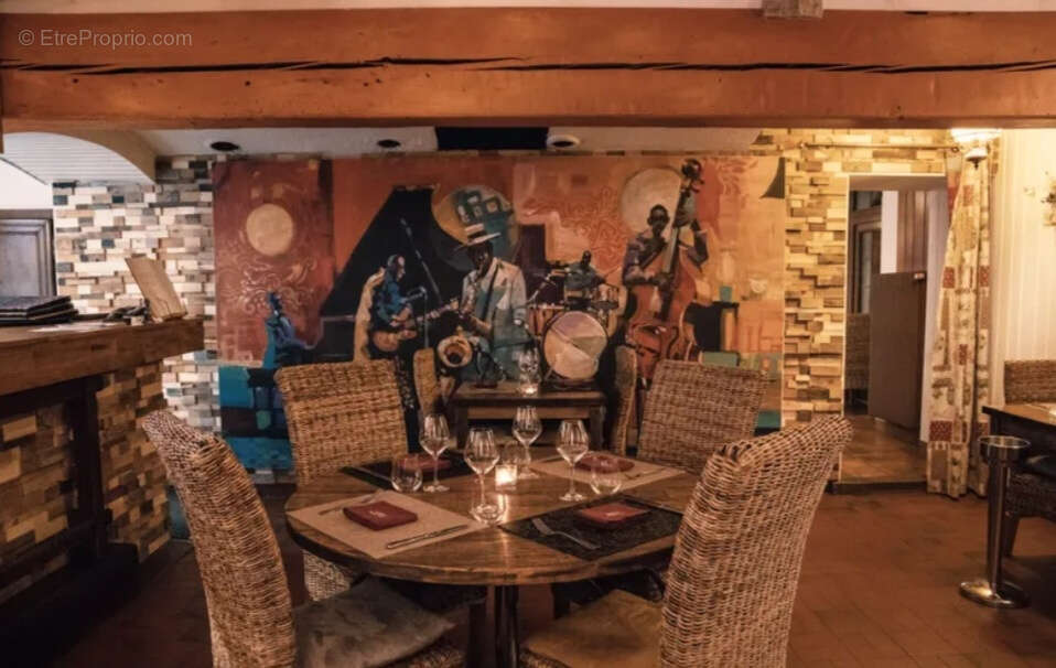 Commerce à BONNEVAUX