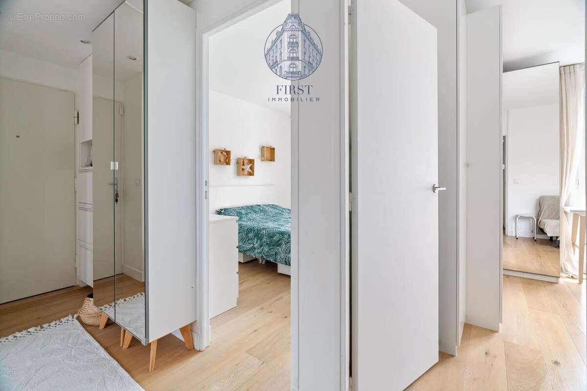 Appartement à PARIS-17E