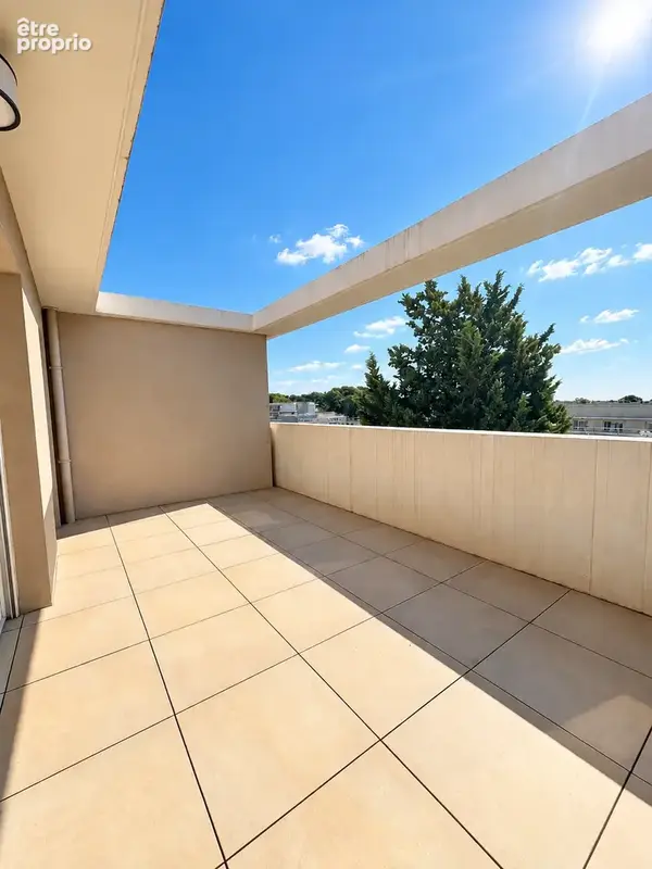 T2 dernier étage avec terrasse XXL, résidence récente, piscine et parking - photo 4