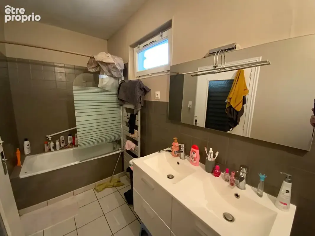 LE CREUSOT proche commodités. Immeuble comprenant deux appartements actuellement loués - photo 4