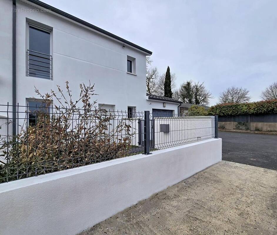 Photo 1 - Maison à SAINT-JEAN-D'ILLAC