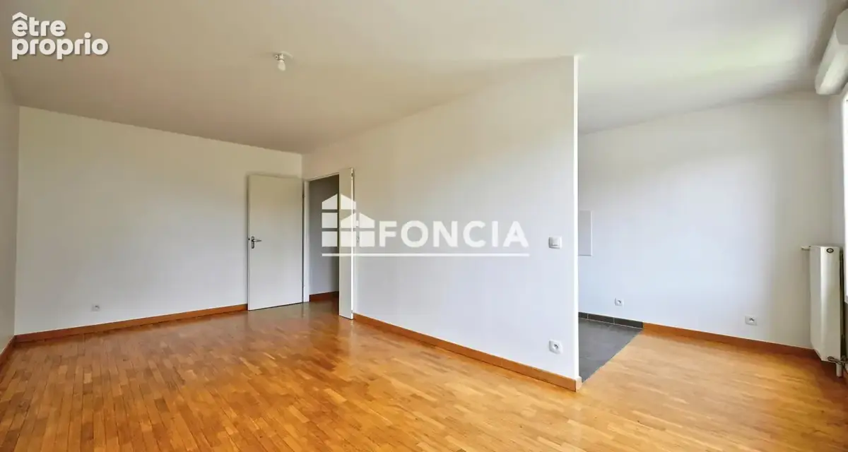 Appartement 3 pièces entièrement rénové en 2025, avec parking en sous-sol, dans une résidence sécurisée à 5 minutes du Tram 13 e - photo 2