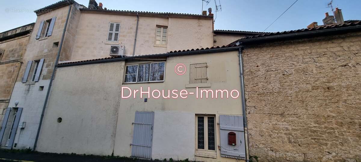 Maison à FONTENAY-LE-COMTE