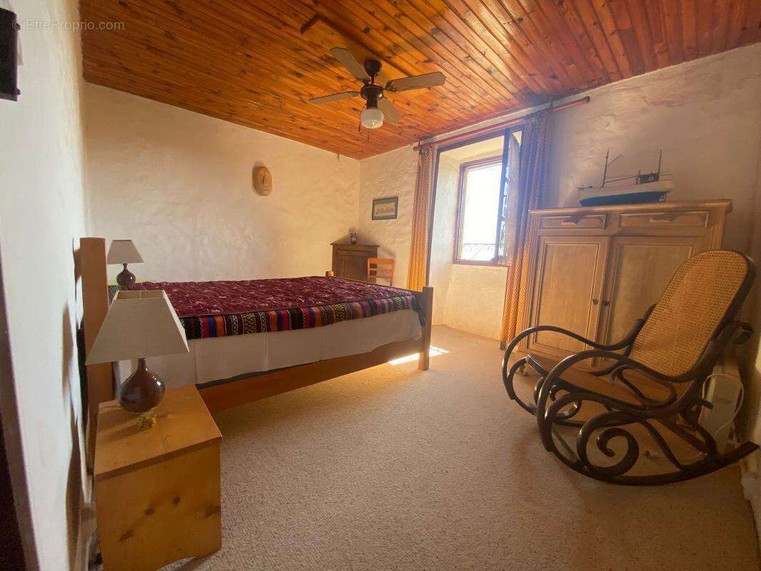 Maison à LABLACHERE