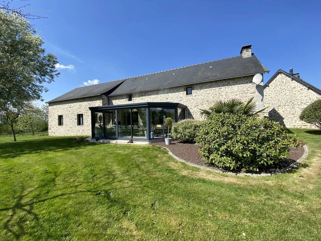 Maison à SAINTE-SUZANNE