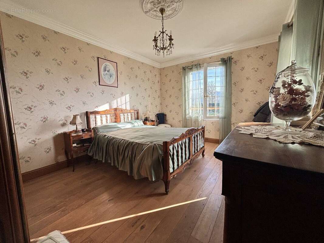 Maison 5 chambres, 210 m2 avec piscine - photo 16