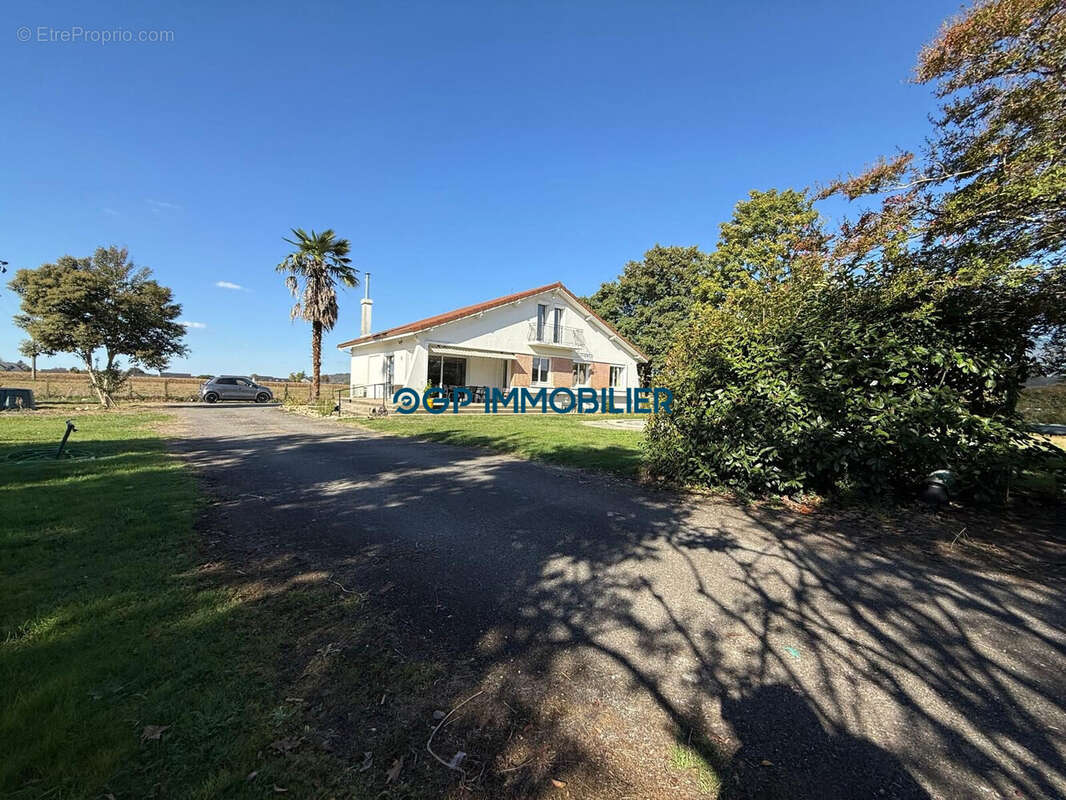 Maison à BOEIL-BEZING