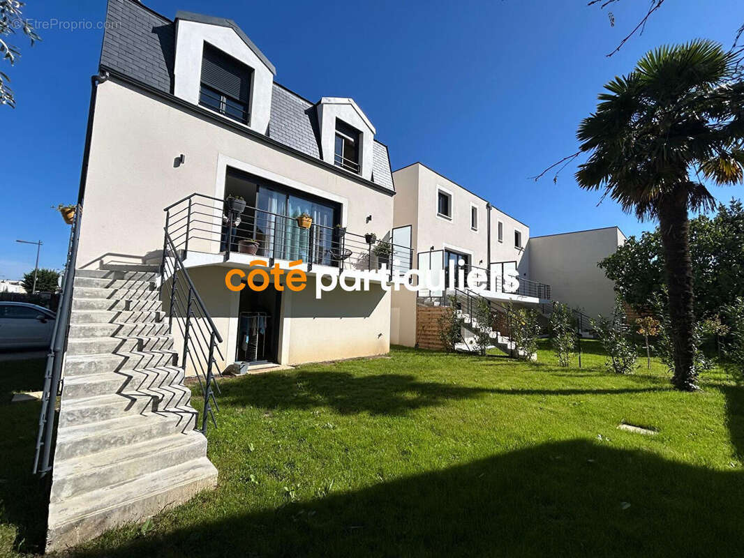 Maison à CHENNEVIERES-SUR-MARNE