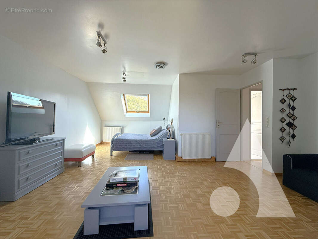Maison à ESTREES-SAINT-DENIS