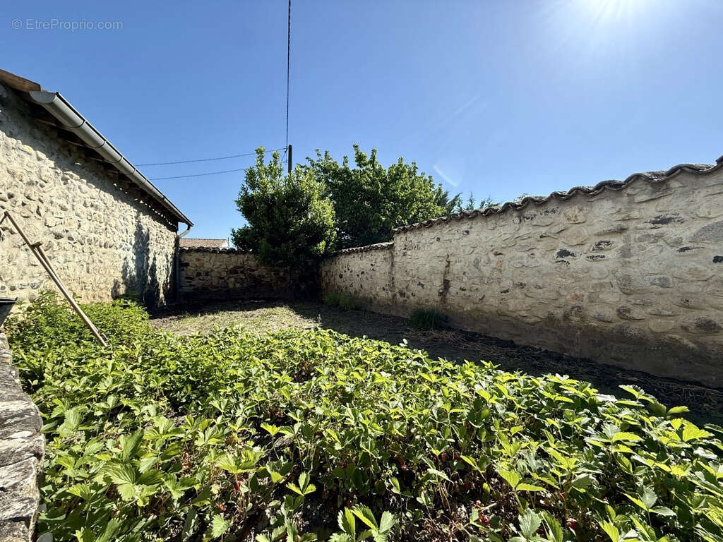 Maison à BAIX
