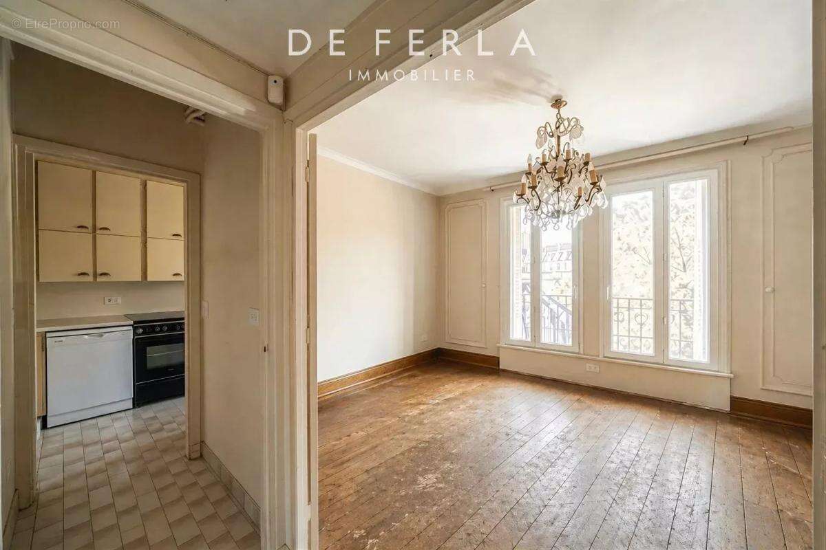 Appartement à PARIS-14E