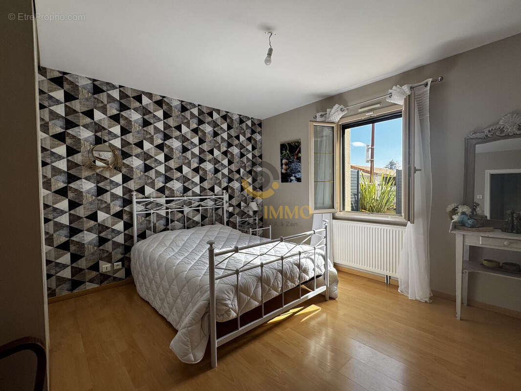 Maison à SECONDIGNY