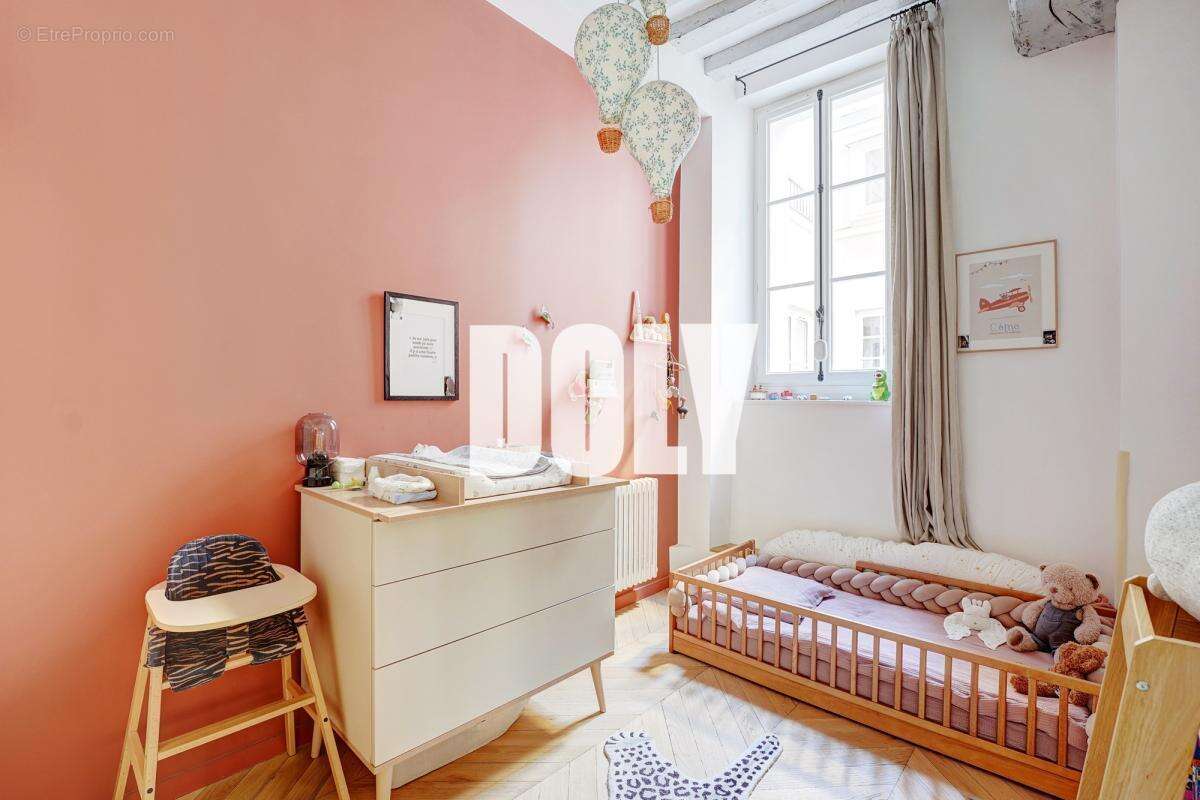 Appartement à PARIS-4E