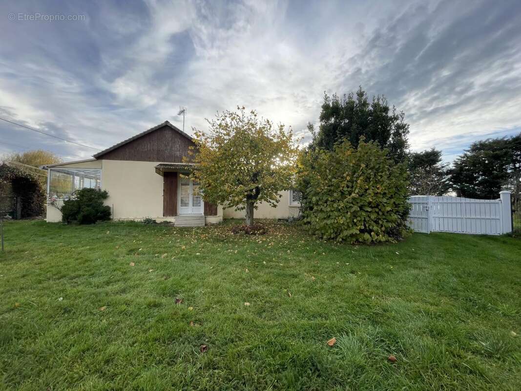 Maison à BONNETABLE